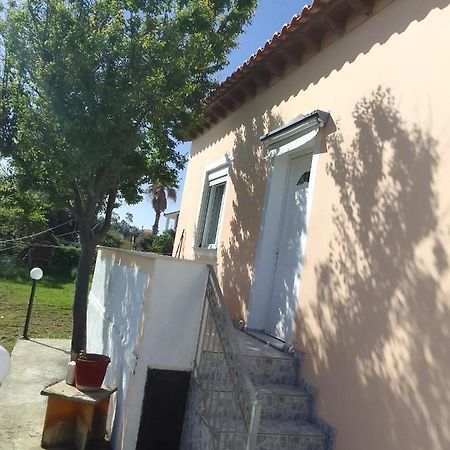 Studios Στουσ Πυργουσ Θερμησ Mytilíni Esterno foto