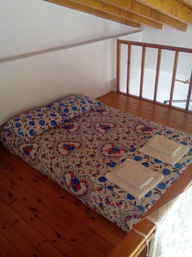 Studios Στουσ Πυργουσ Θερμησ Mytilíni Esterno foto